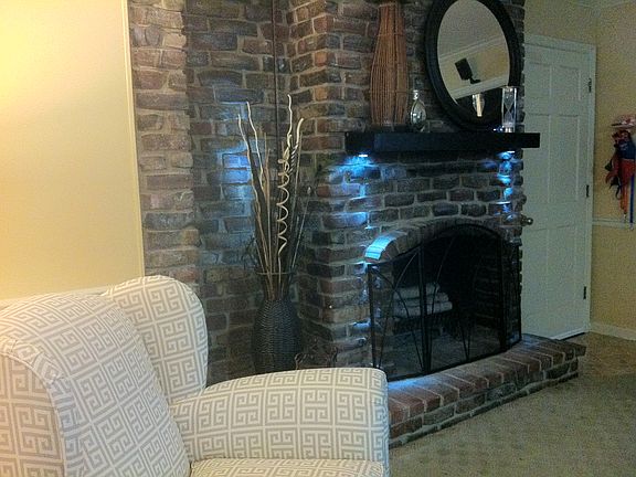 Familyroom with fireplace