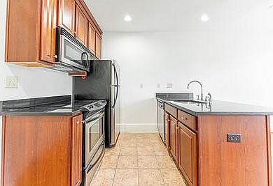 4th image of 13 Randolph St Floor B-2