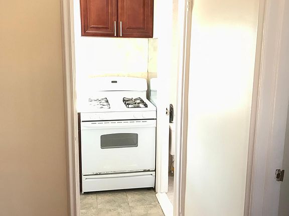 2nd image of 1328 F St