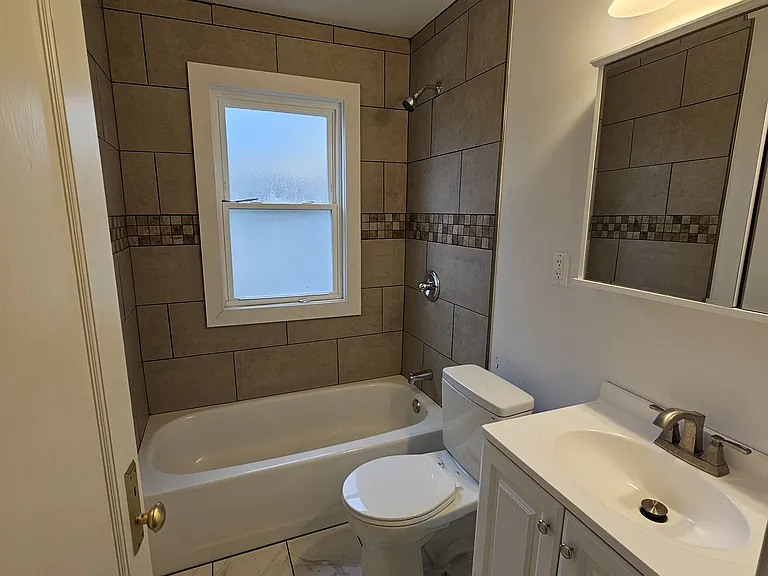 14 Maylan Dr #2 — Photo 11