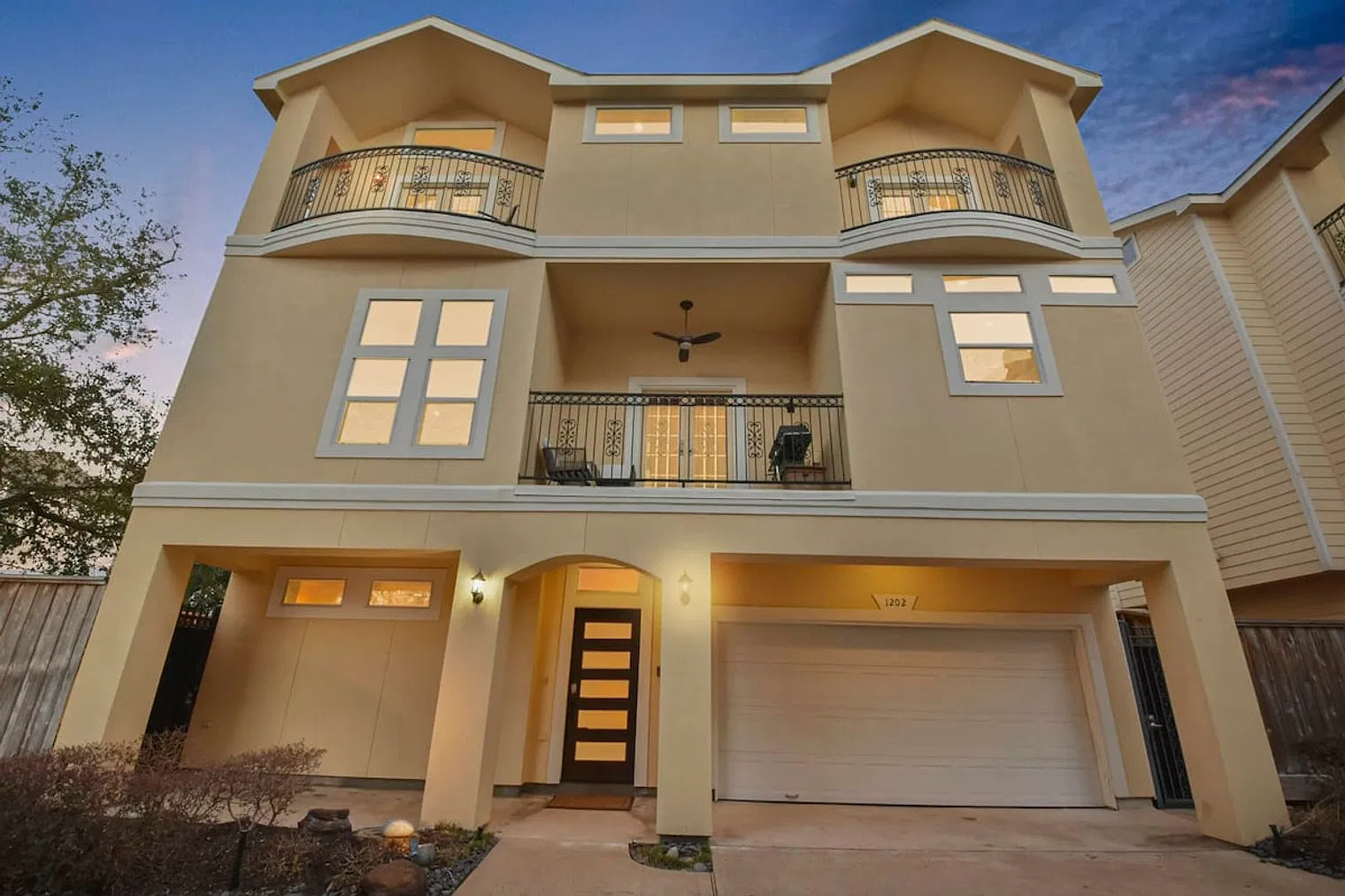 6 bed, 3.0 bath, 3100 sqft, $8,010 — Photo 2