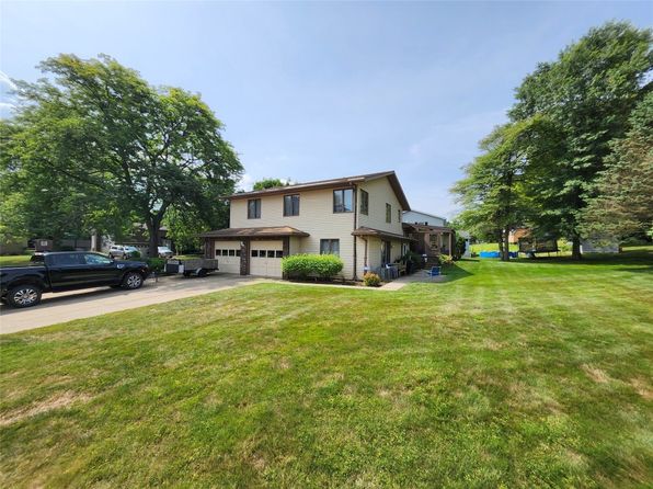 202 Harbor Rd, Erie, PA 16511
