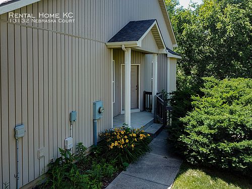 2nd image of 13132 Nebraska Ct