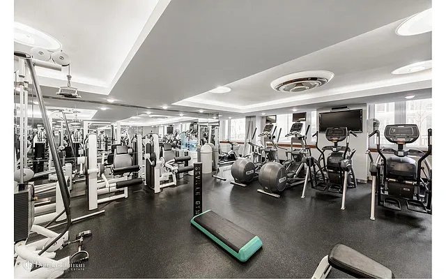 Sold by Compass | media 25