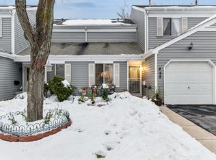 822 Minnesota Cir, Carol Stream, IL 60188