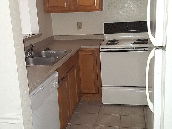 4th image of 1322 Bluffview Dr APT 2
