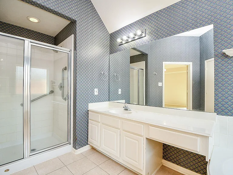 1816 Oak Lodge Dr — Photo 16