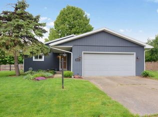 2906 Deske Ct, Champaign, IL 61822