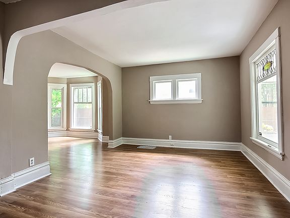 3rd image of 2929 32nd Ave S