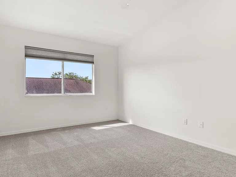 403 Orchid Dr — Photo 37