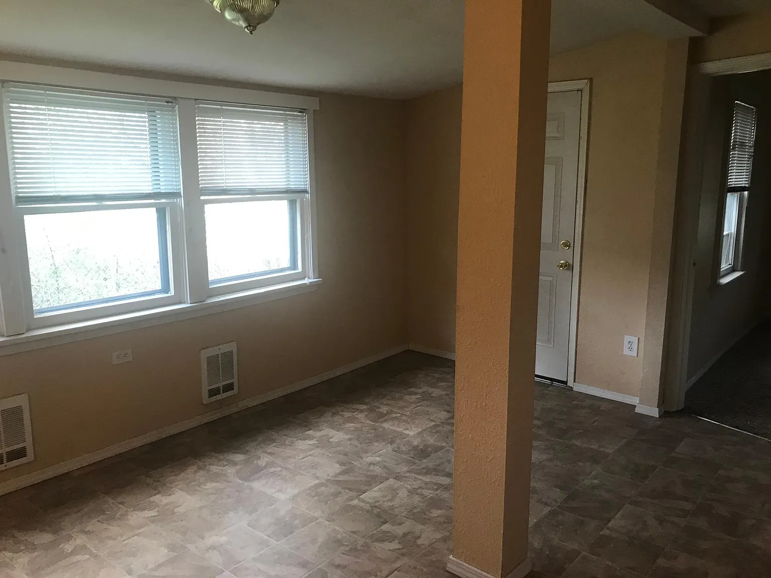 4 bed, 1580 sqft, $2,499 — Photo 4