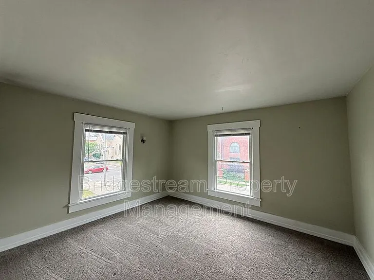 207 S 2nd St — Photo 6