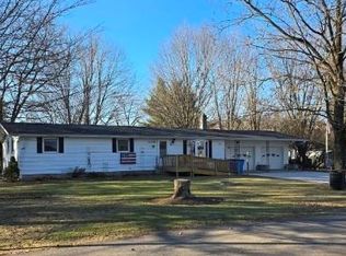 1101 Bartelt St, Gresham, WI 54128