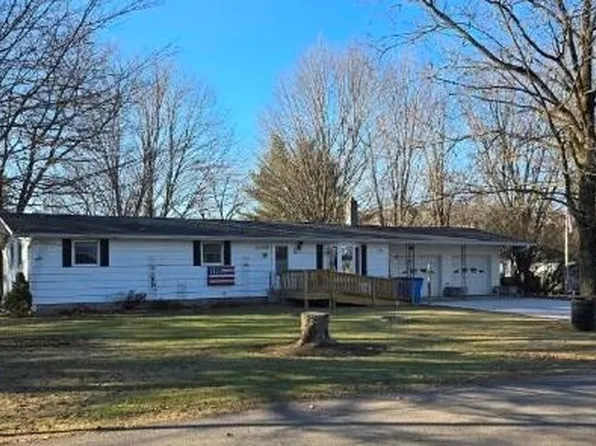 1101 Bartelt St, Gresham, WI 54128