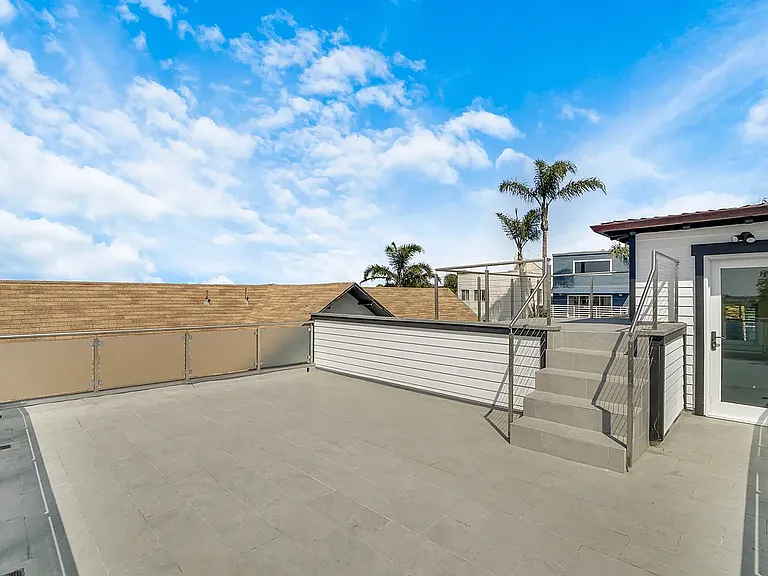 44 Sunset Ave — Photo 36