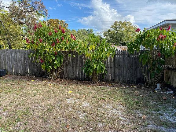 5th image of 7107 Jeanne Ave