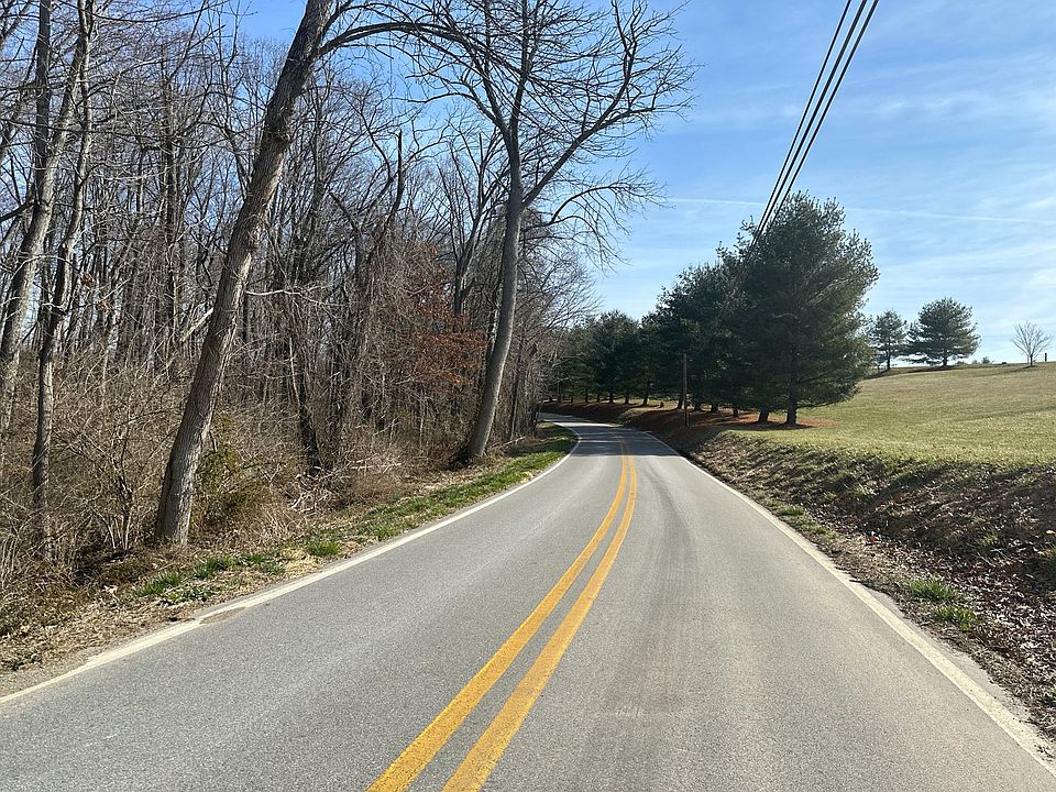 2nd image of 2336 E Mayberry Rd