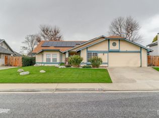 613 Las Arenas Ct, Bakersfield, CA
