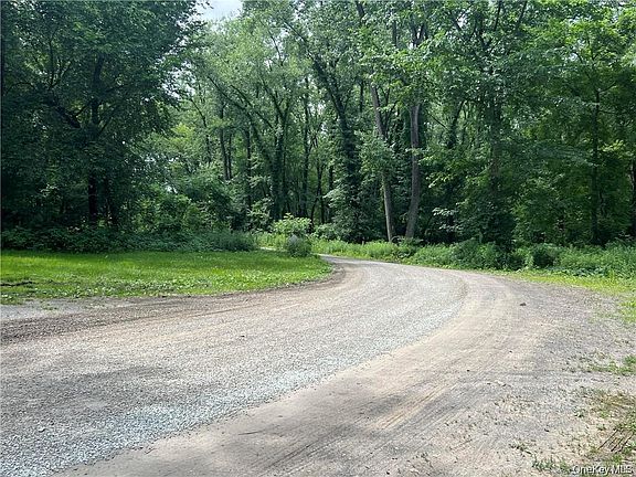 3rd image of 1 Kelts Grove Road
