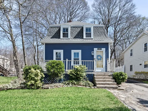 31 Sherwood St, Dedham, MA 02026