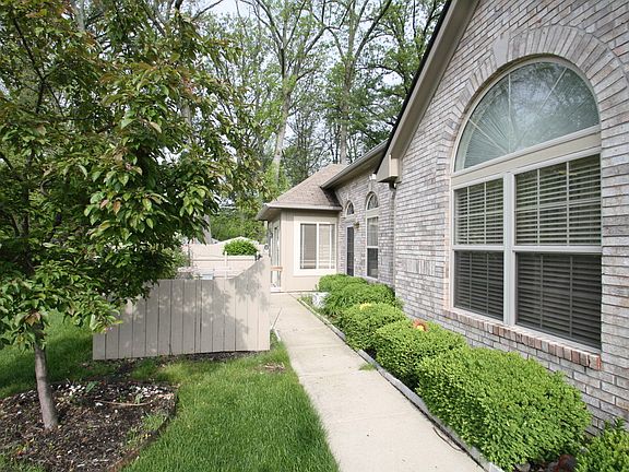 2nd image of 7708 Briarstone Ln