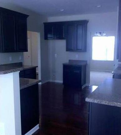 3rd image of 1772 Marigold St