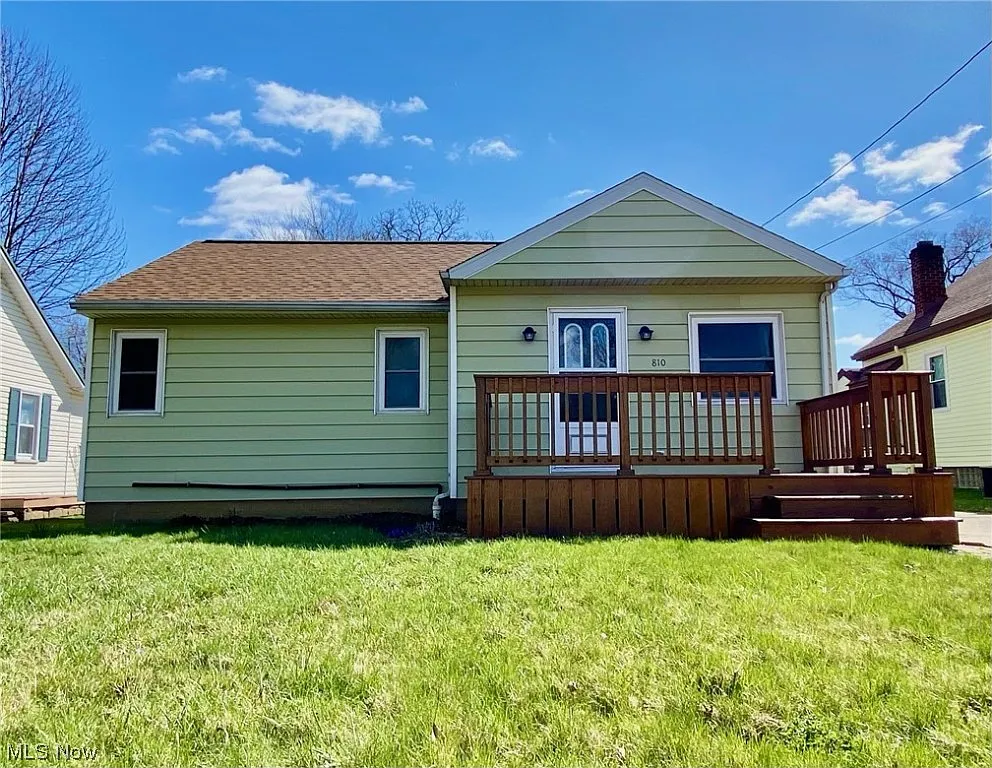 810 Bernard Ave SW photo 1