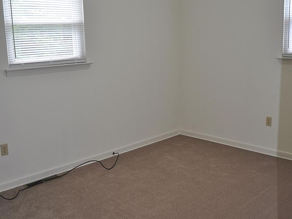 5th image of 2160 Bainbridge Dr