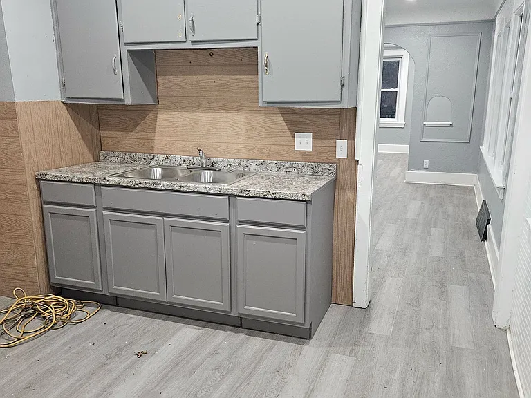 5211 Lakeview St — Photo 18