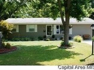 34 Westminster Rd, Chatham, IL 62629