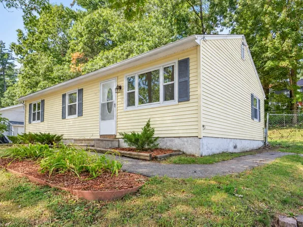 43 New Searles Road, Nashua, NH 03062