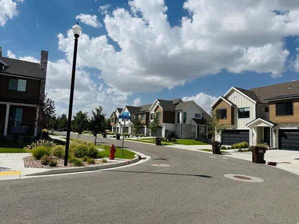 10554 S Bay Meadow Dr #2, Sandy, UT 84092