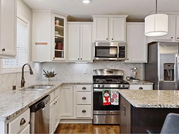 5th image of 3300 Lakewood Trl