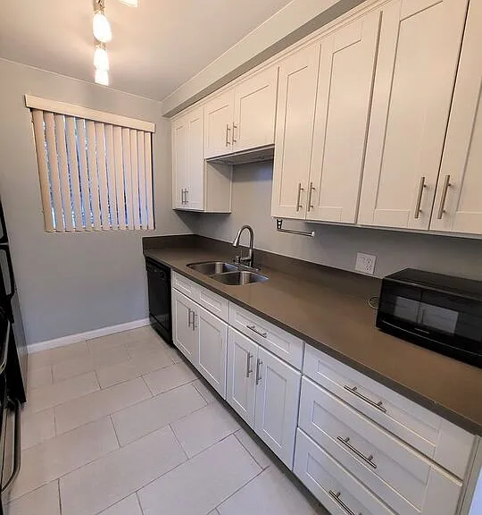 1132 S Oakhurst Dr #2 — Photo 4
