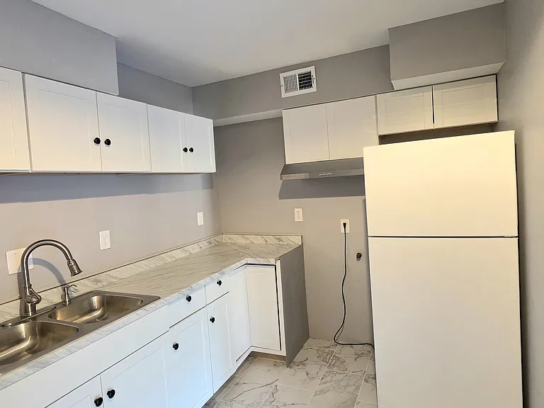53 N Belvedere Blvd #2 — Photo 3