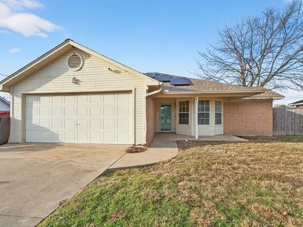 402 Sunset Dr, Crandall, TX 75114