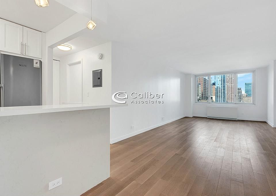 1st image of 322 W 57th St APT 38M