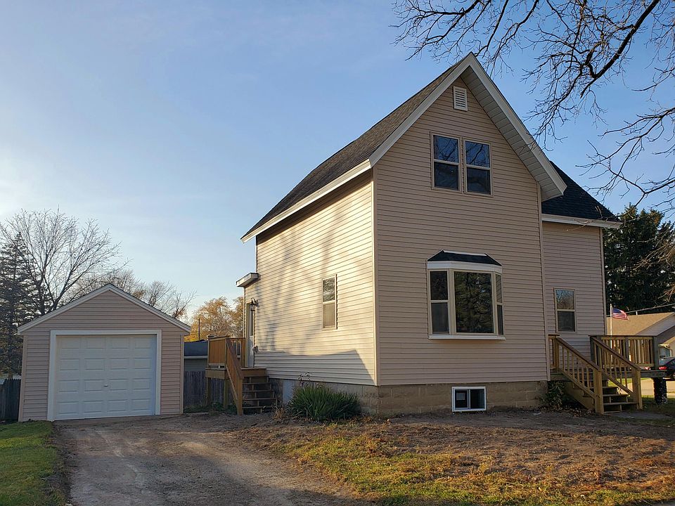 1st image of 1400 Dakota St