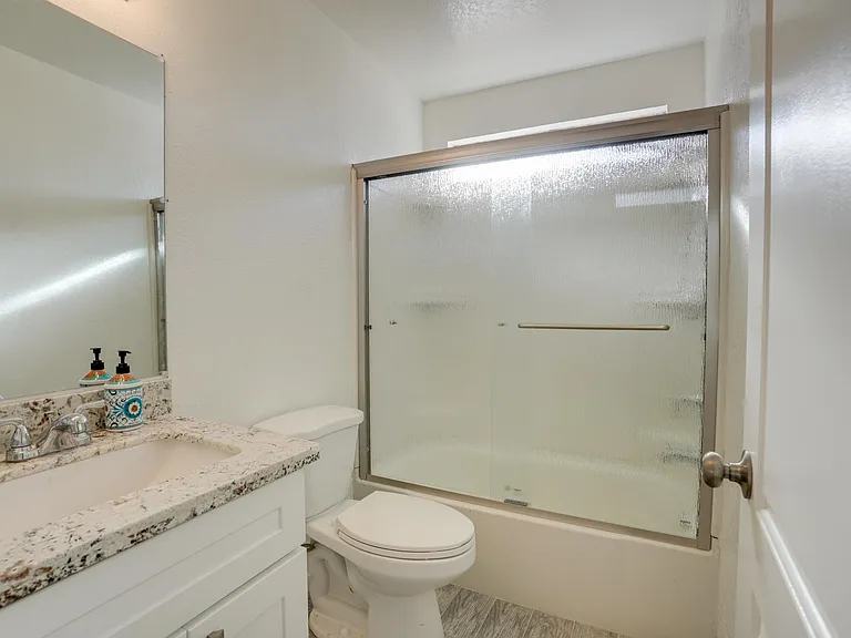 2524 Pemberton Ct — Photo 13