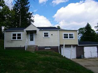 1110 Kings Ln, Coraopolis, PA