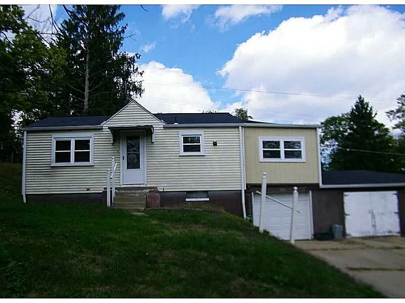 1110 Kings Ln photo 1