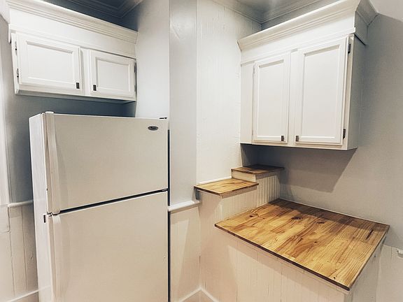 3rd image of 211 Union Ave NE APT 2