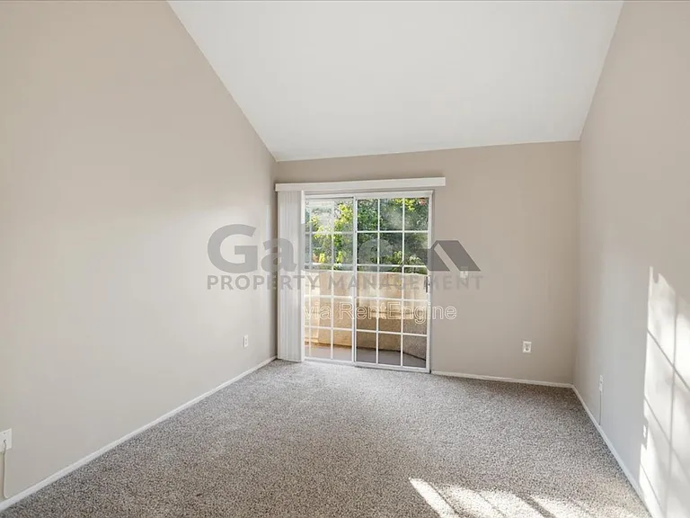 24131 Del Monte Dr #184 — Photo 6
