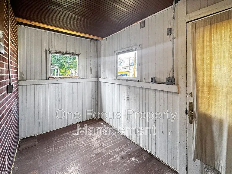 1414 Park Ave — Photo 6