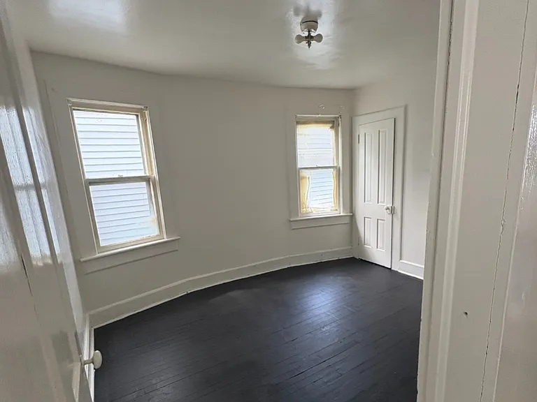 623 Crown Ave — Photo 6