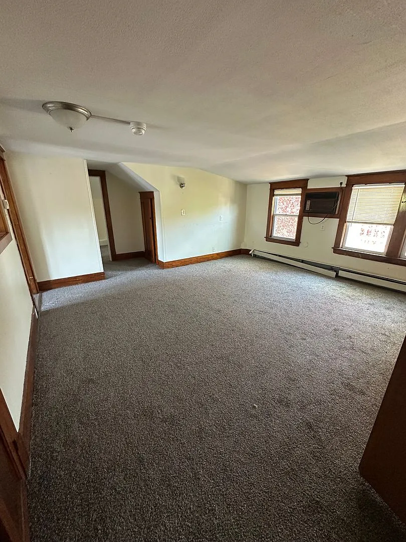 33 Bangor Street — Photo 2