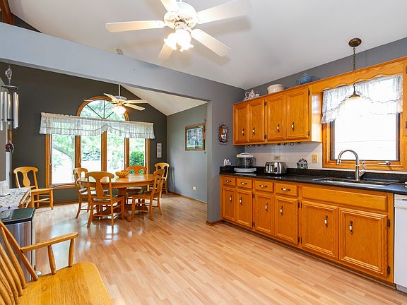 5th image of 10940 S Avenue E