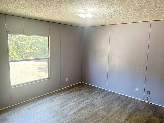 5th image of 72 Tammy Ln