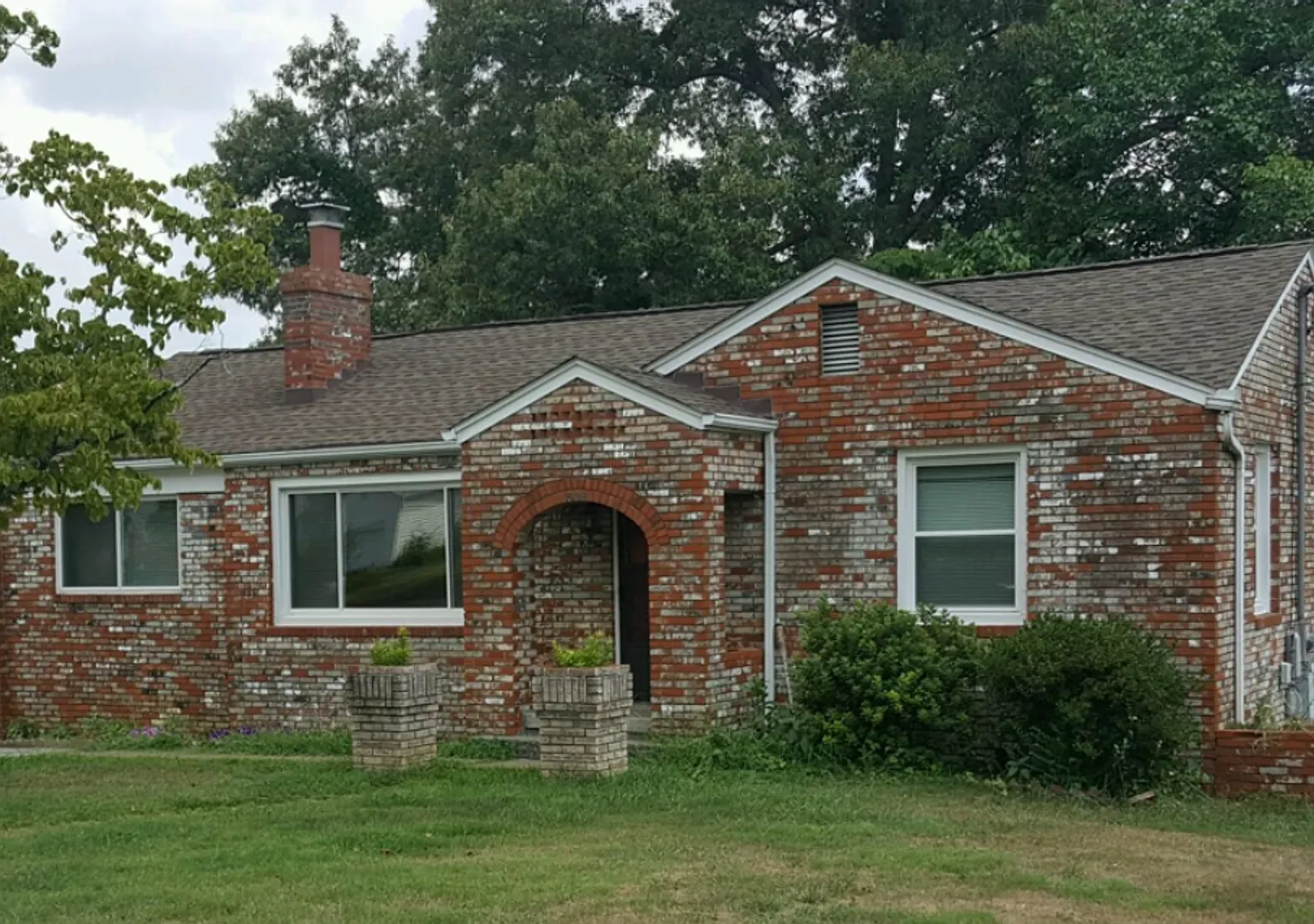 508 Oakcrest Rd — Photo 2