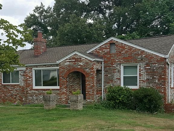 2nd image of 508 Oakcrest Rd
